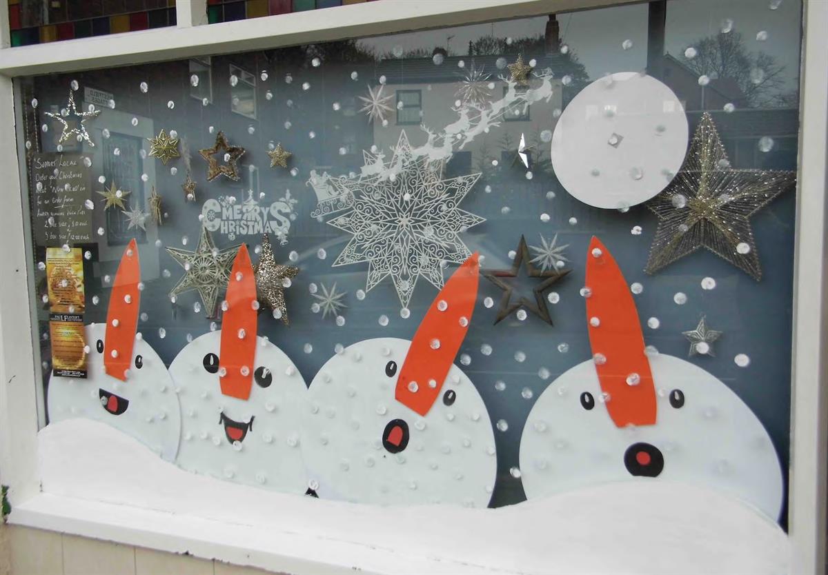 Snowmen shop display